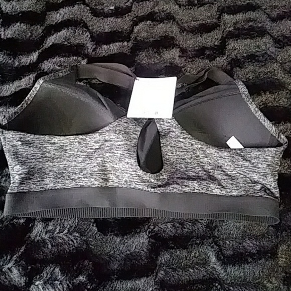 New Victoria's Secret sports bra. - Picture 2 of 2